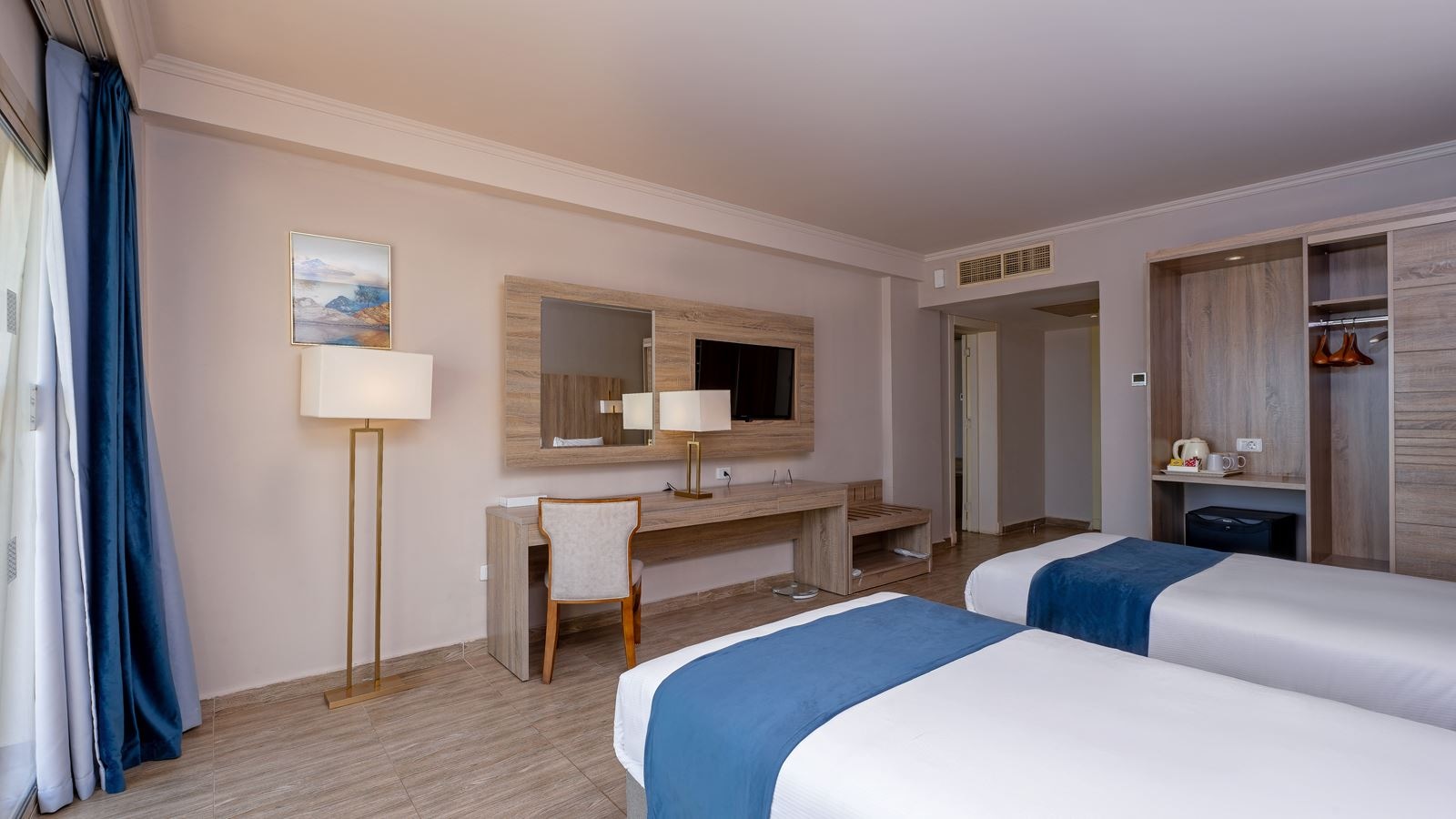 rooms-family-room-2-bedrooms-sea-view