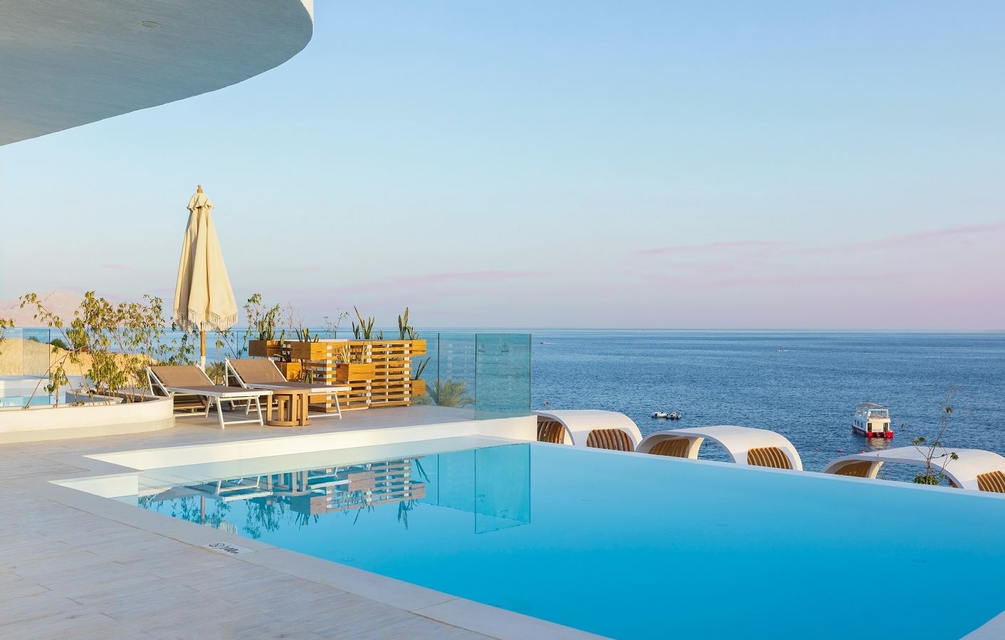 rooms-hall-of-fame-suite-private-pool