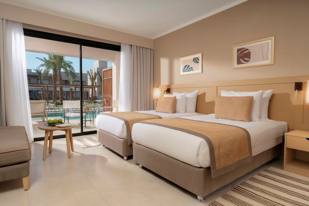 rooms-superior-swim-up