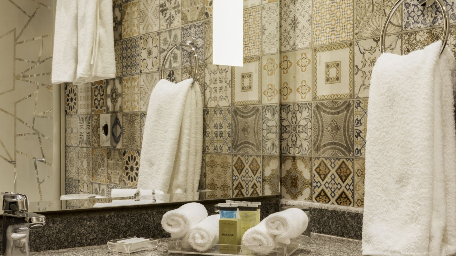 rooms-family-garden-view