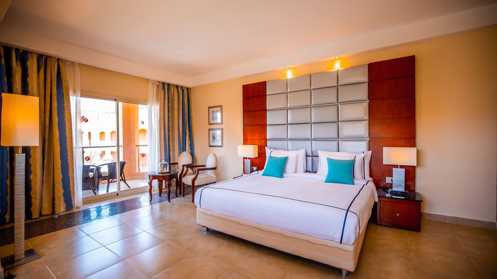 rooms-room-deluxe-gardenpoolside-sea-view