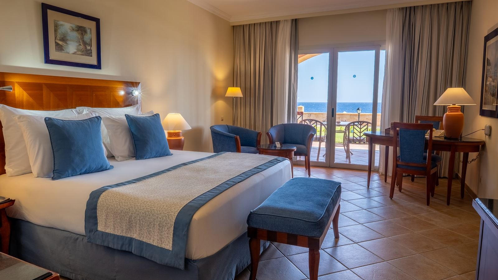 rooms-superior-room-front-sea-view