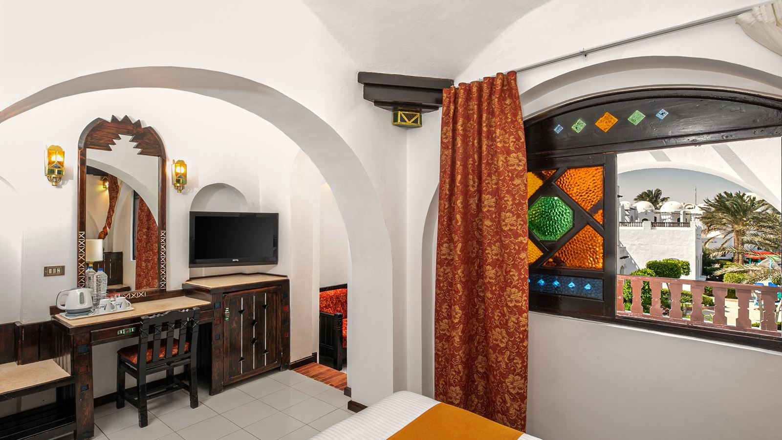 rooms-room-standard-pool-view-or-garden-view