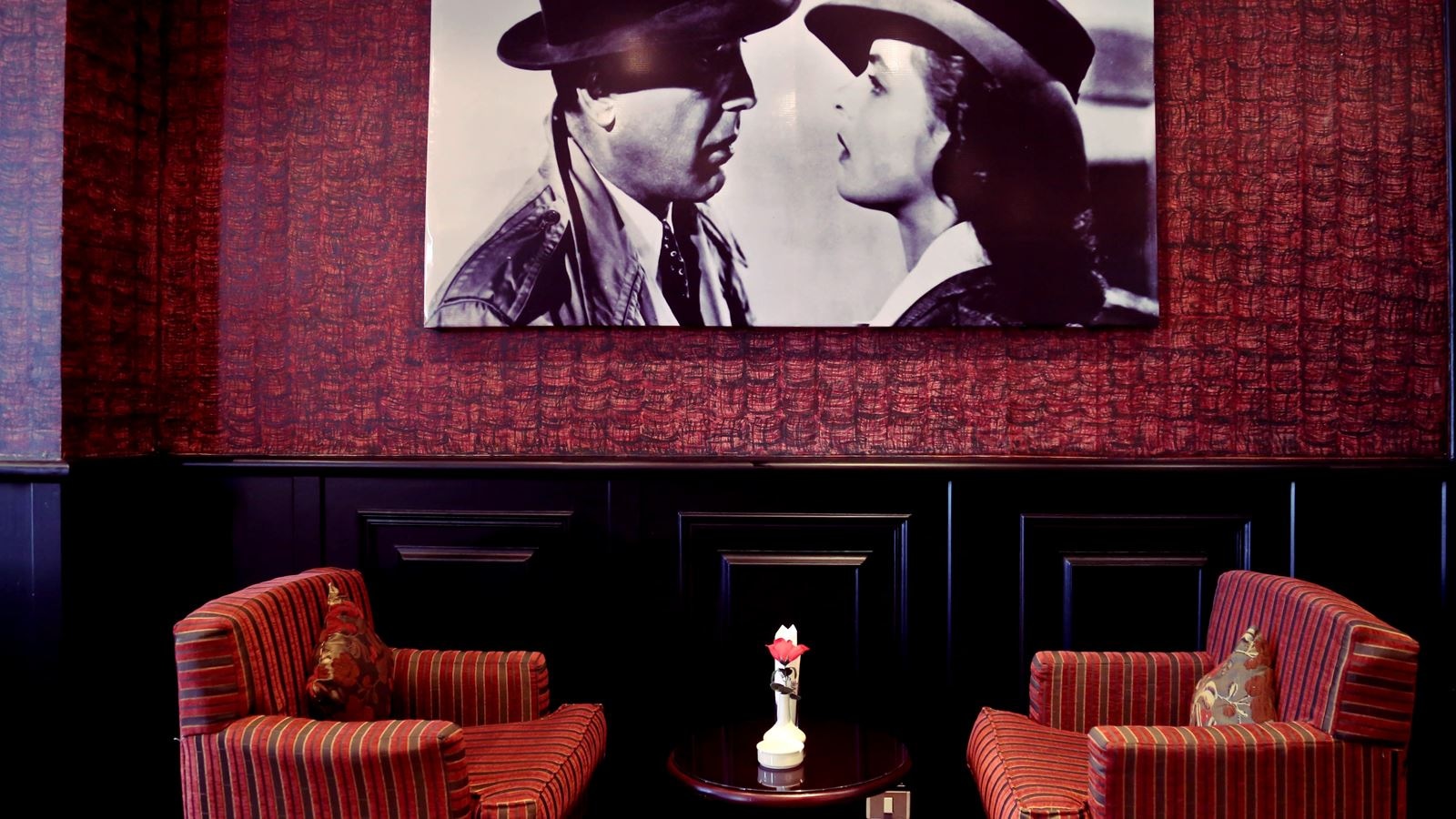 bars-the-blue-elephant