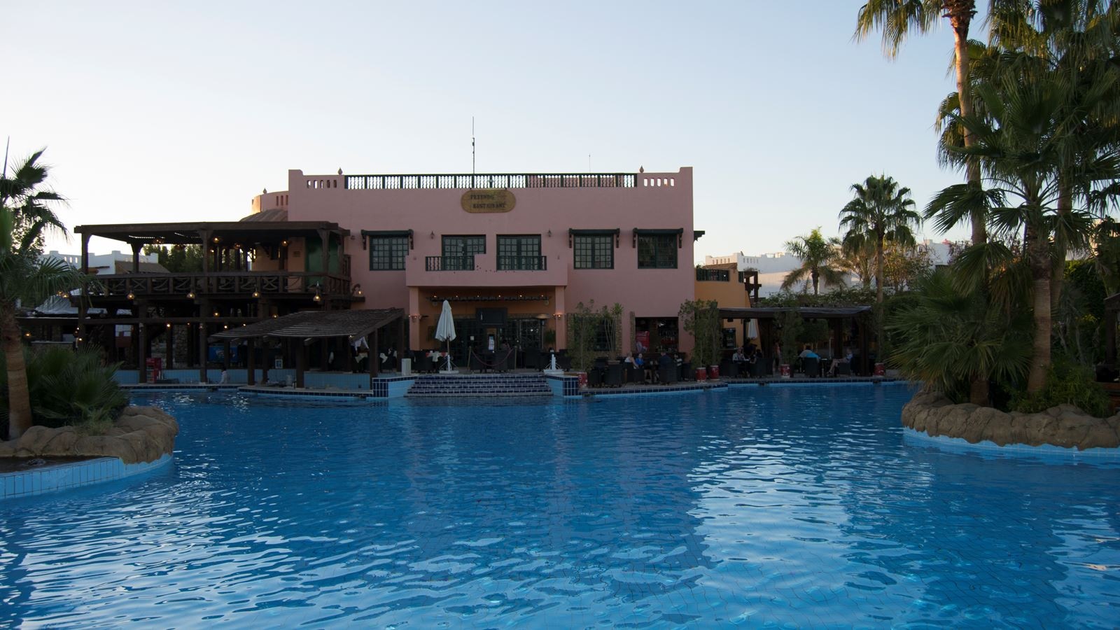 bars-friends-pool-bar