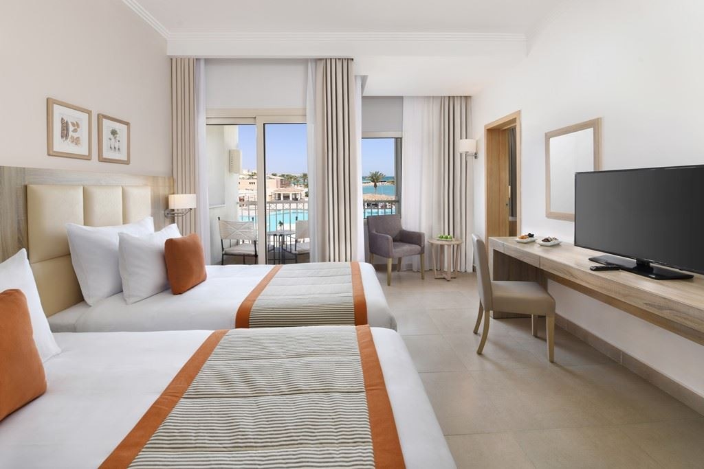 rooms-family-suite-02-bedrooms