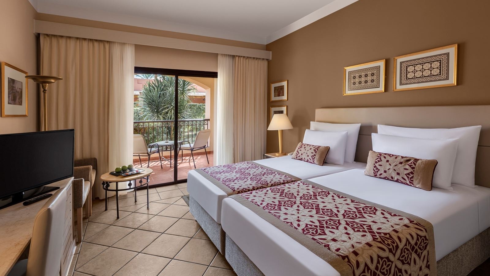 rooms-superior-deluxe-room