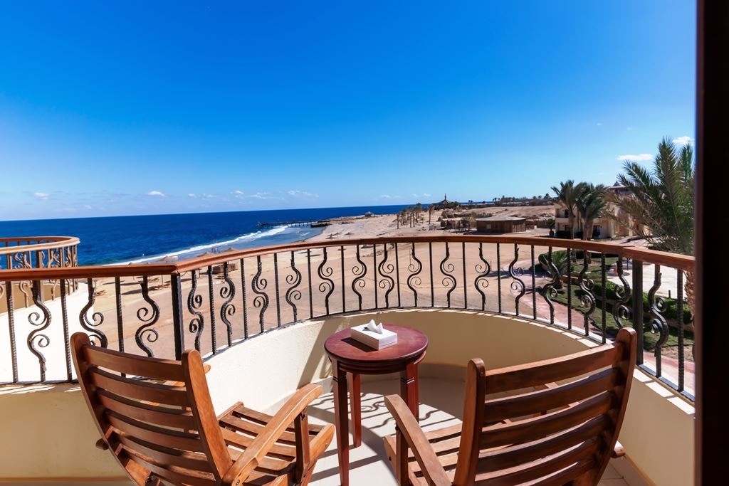 rooms-standard-front-sea-view