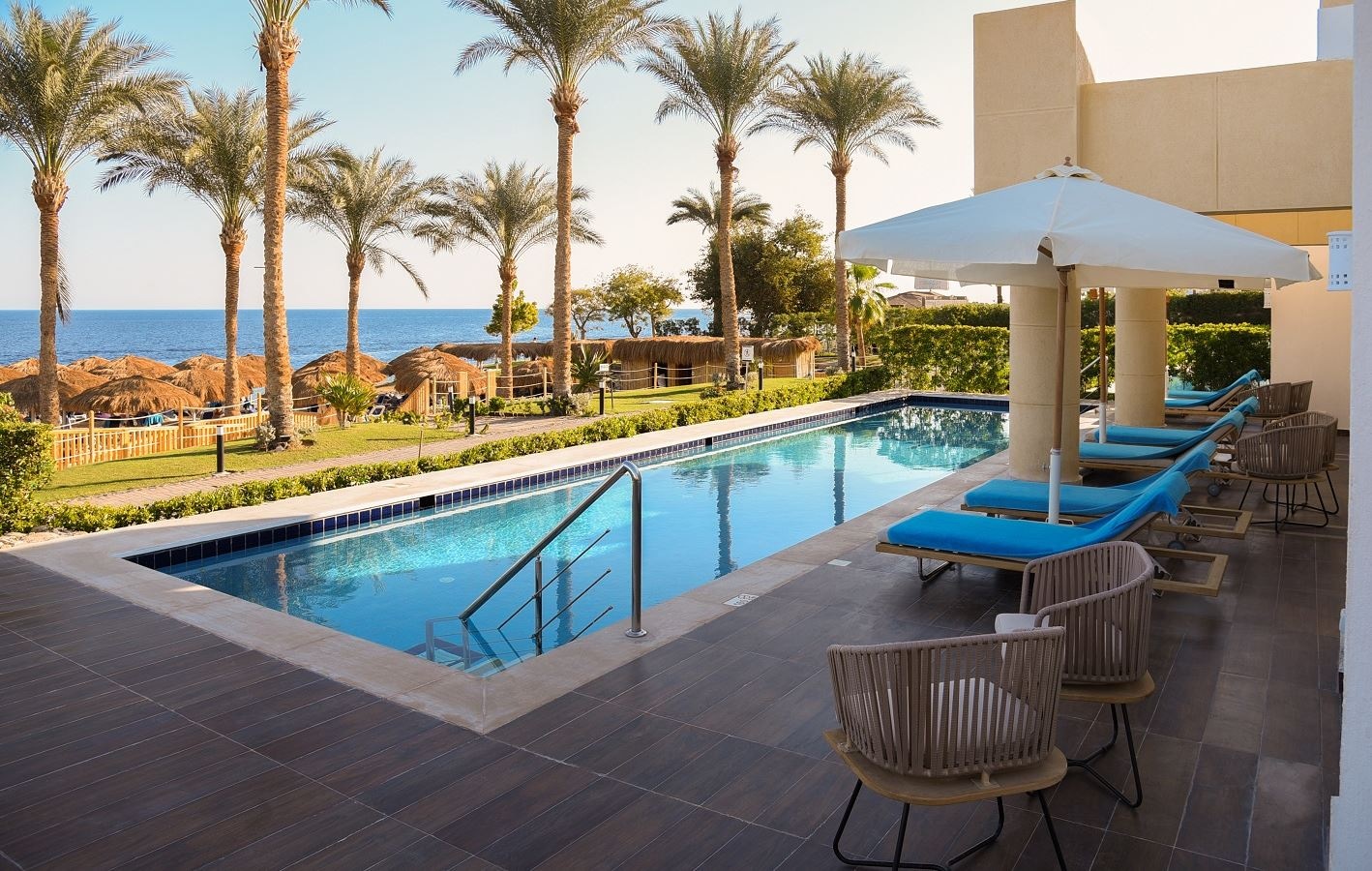 rooms-junior-suite-swim-up