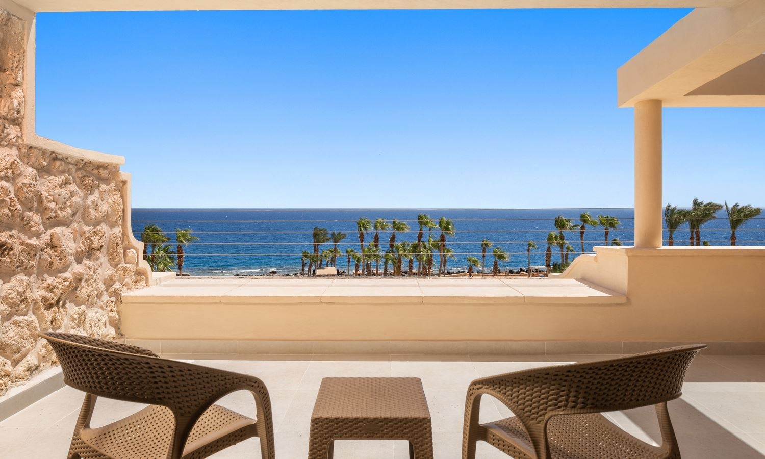 rooms-room-deluxe-sea-view