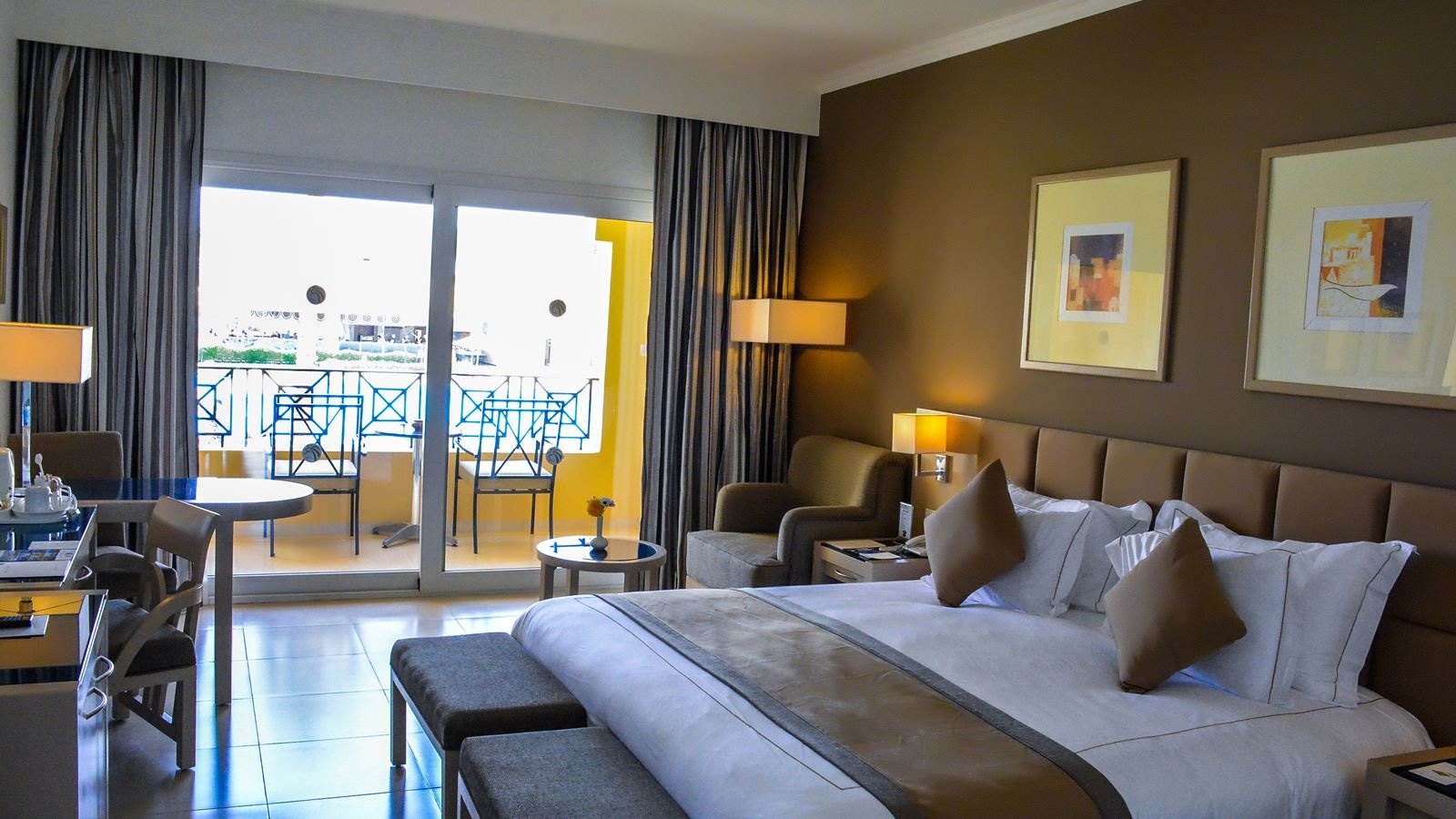 rooms-room-premium-deluxe