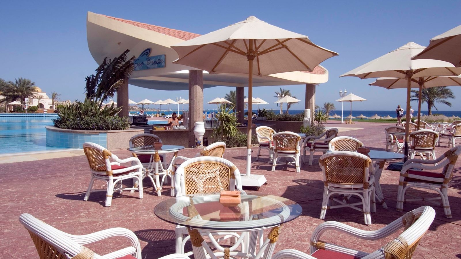 restaurants-pool-bar