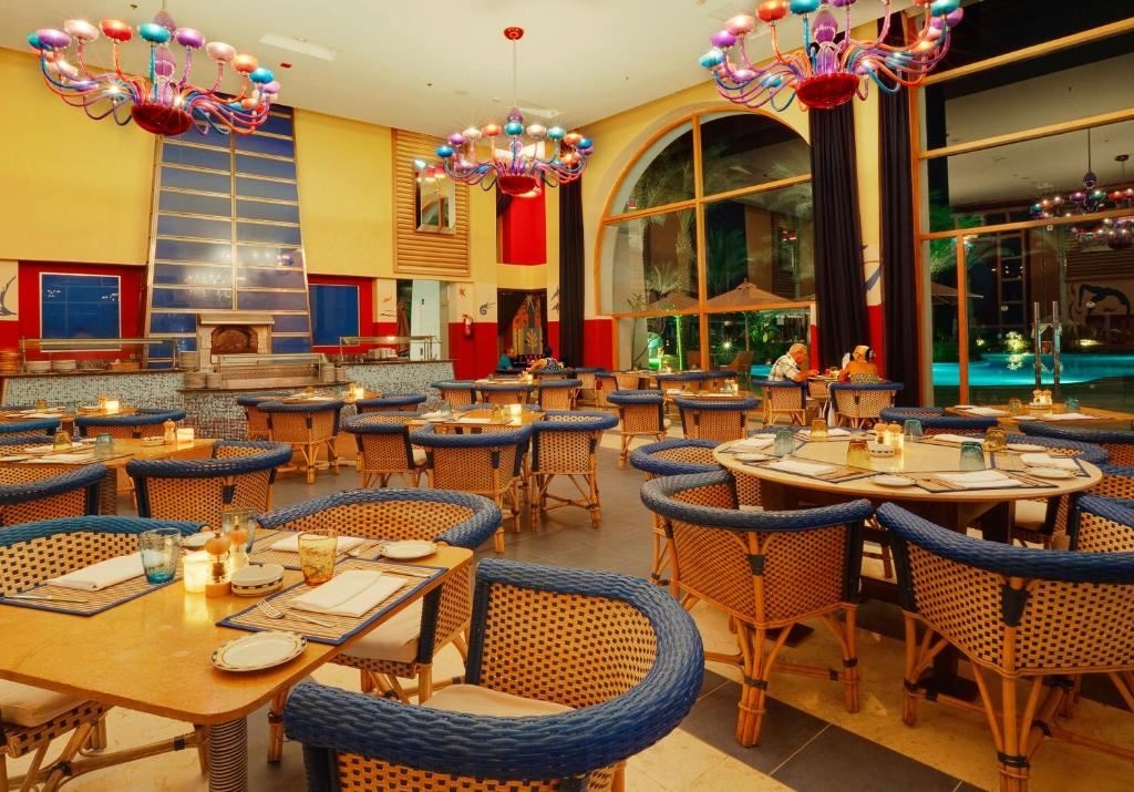 restaurants-mezzaluna