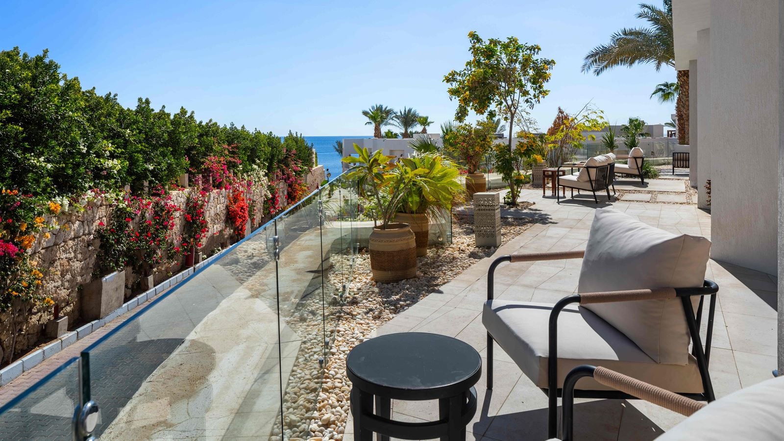 rooms-beachside-grand-premium-room-sea-view