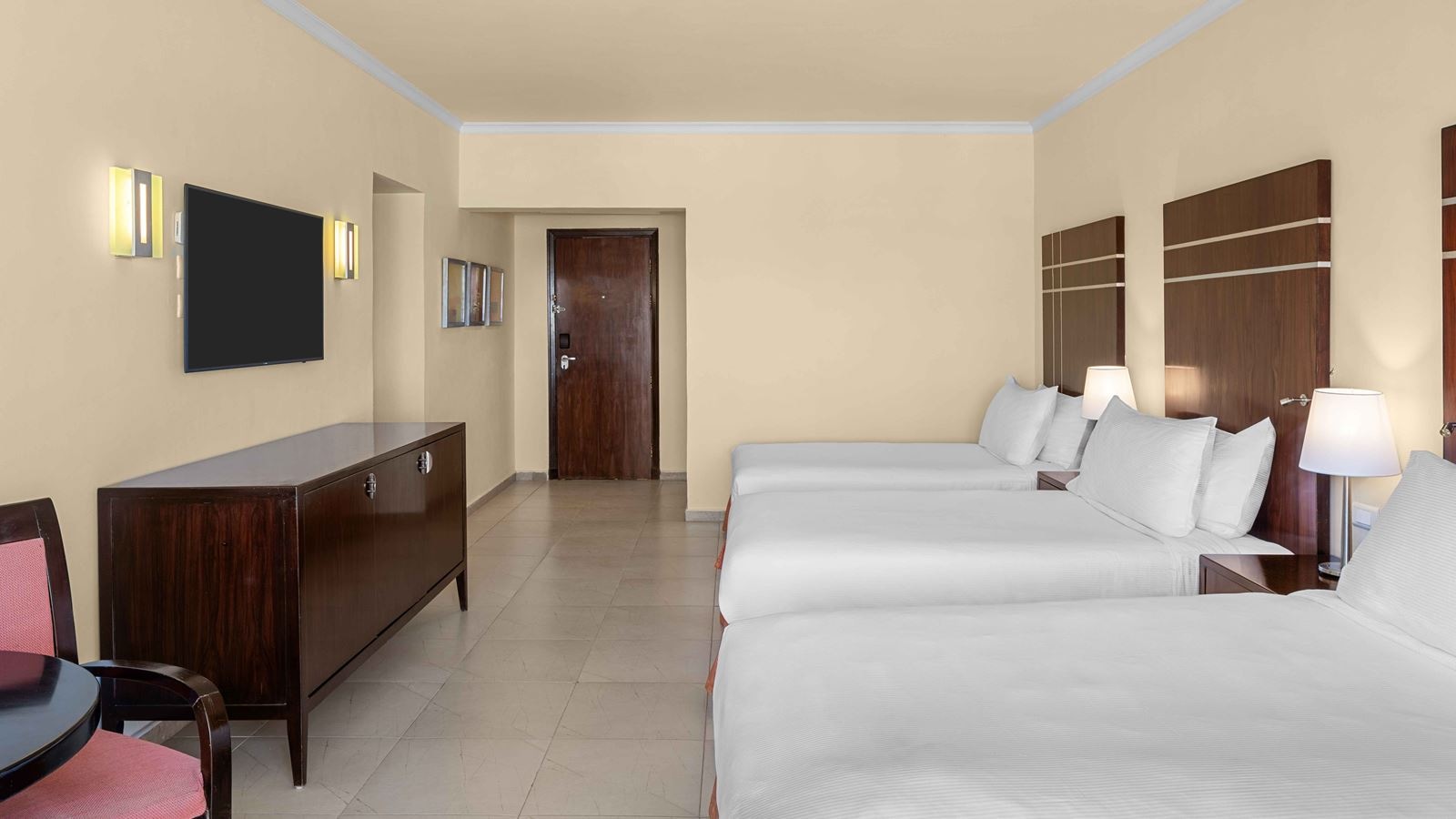 rooms-mountainside-deluxe-room-pool-view