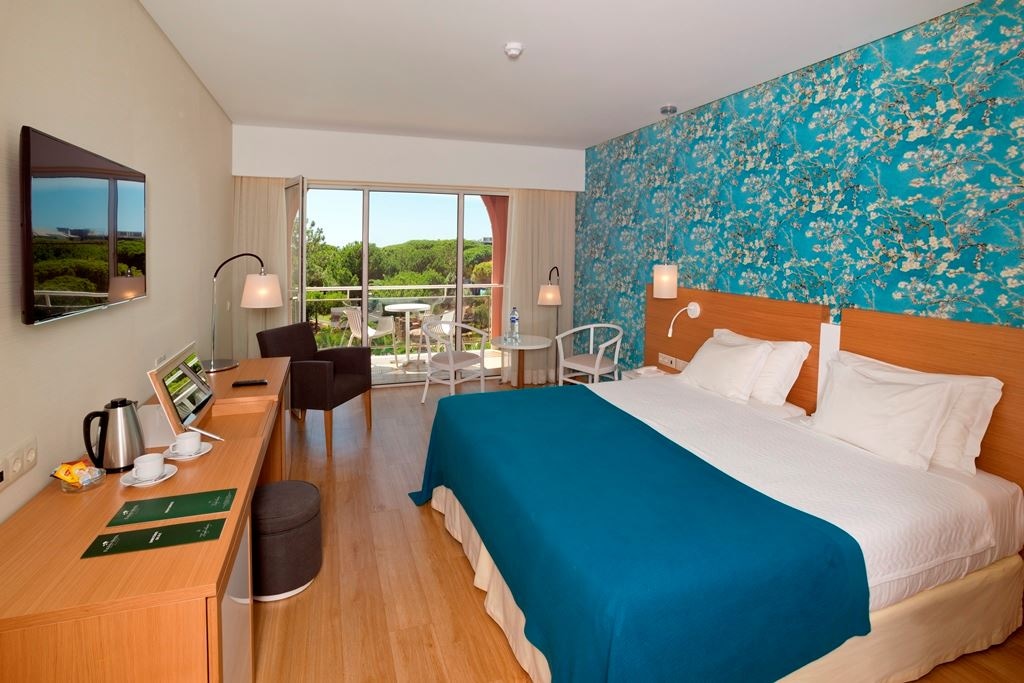 rooms-dp-double-pool-view