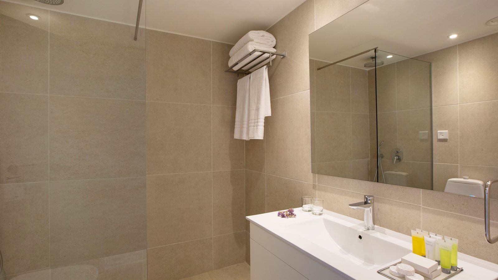 rooms-deluxe-room-double-seaview