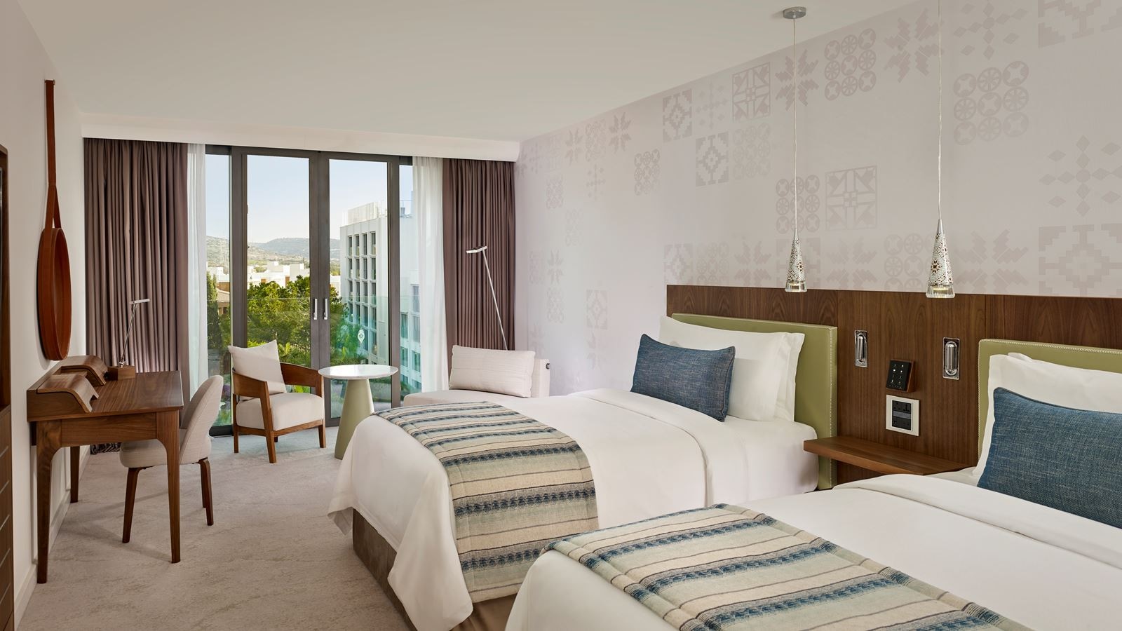 rooms-twin-superior-roominland-viewfrench-balcony