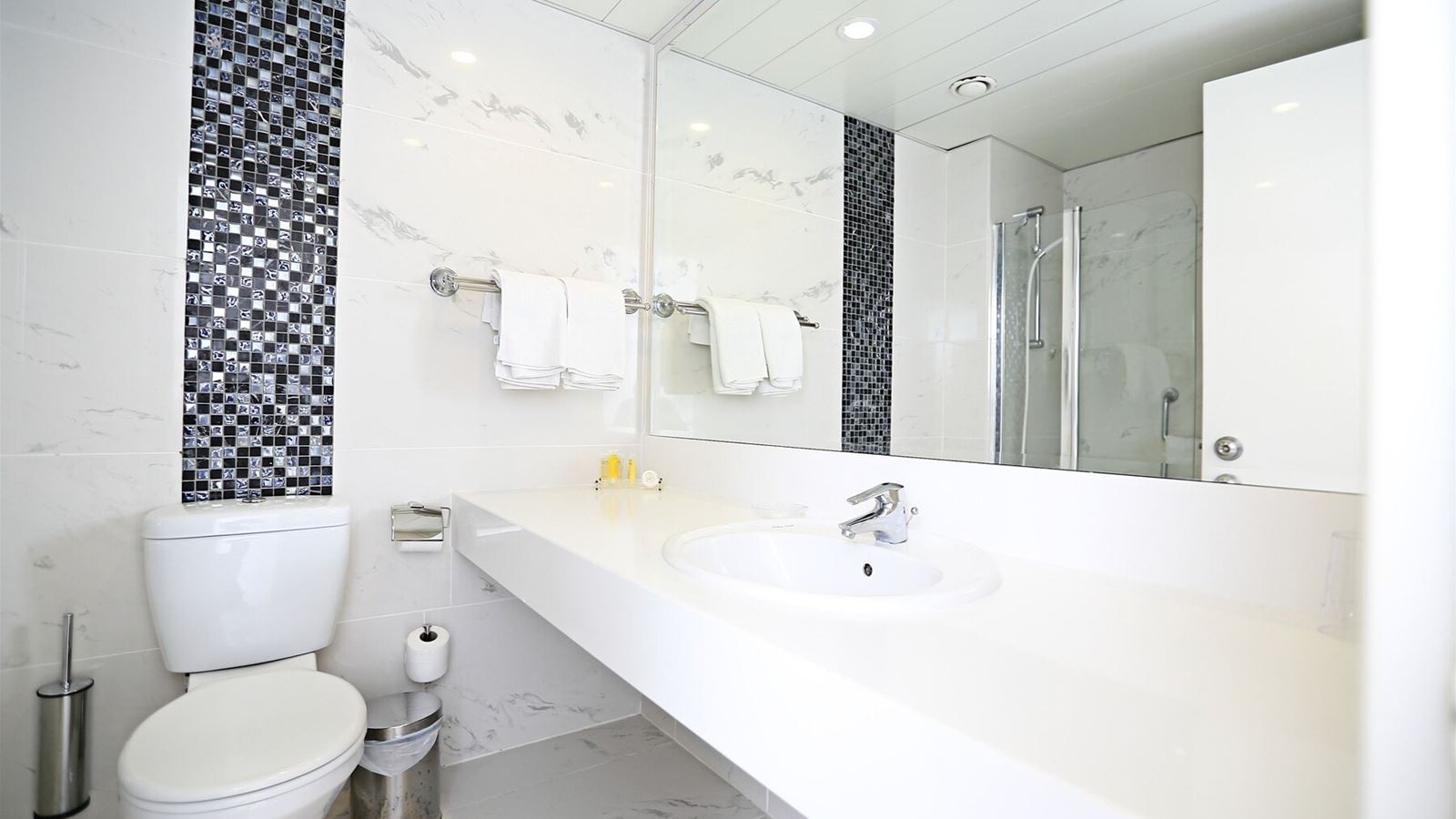 rooms-superior-room-seaview-balcony-or-terrace