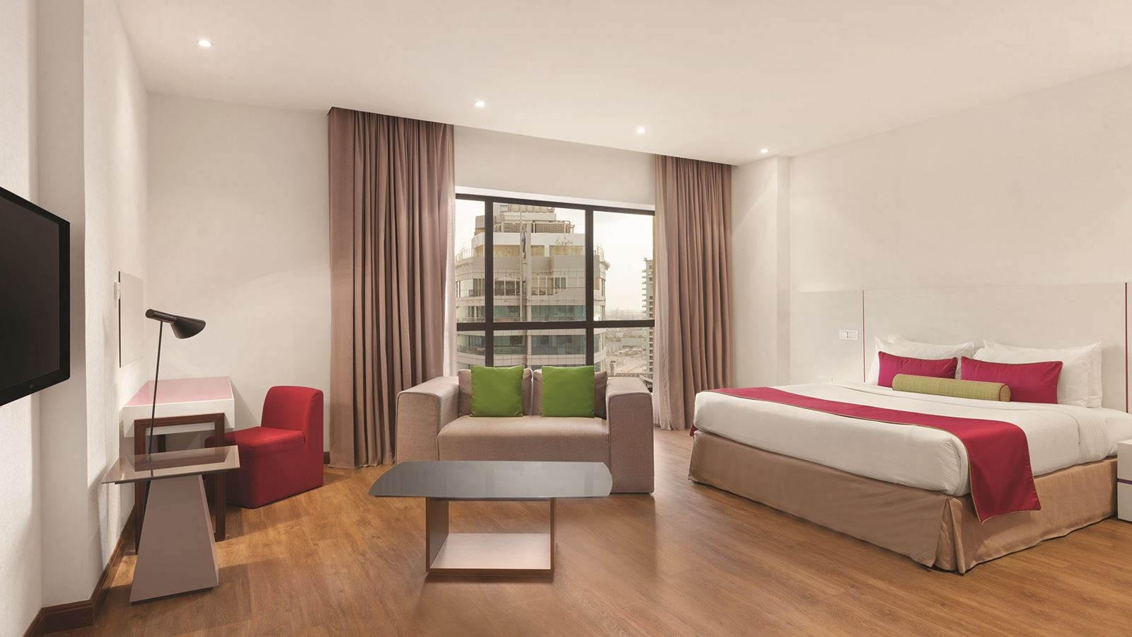 rooms-deluxe-room-city-view-kingtwin