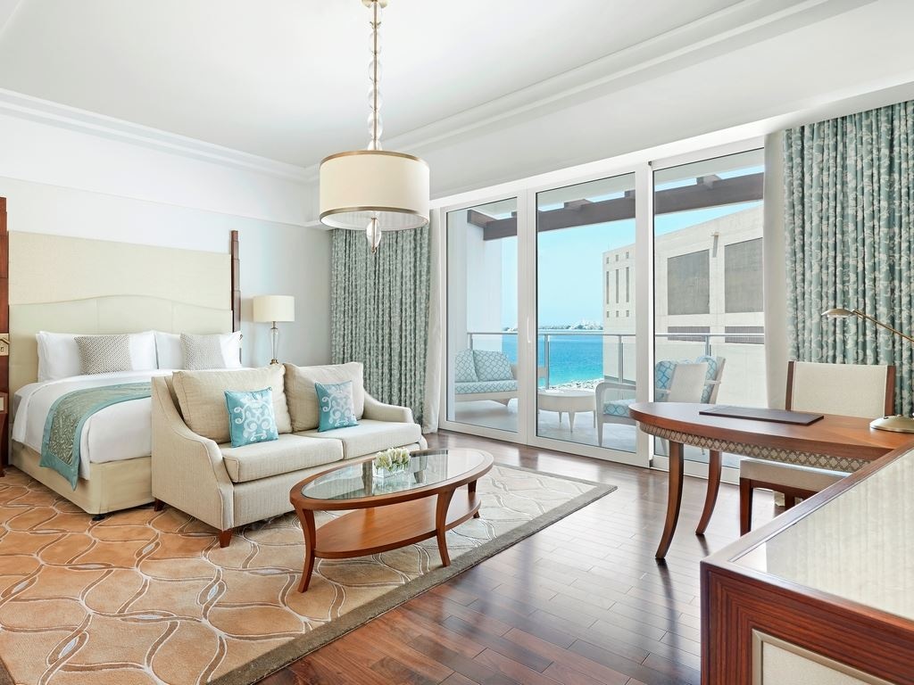 rooms-king-superior-partial-view-room