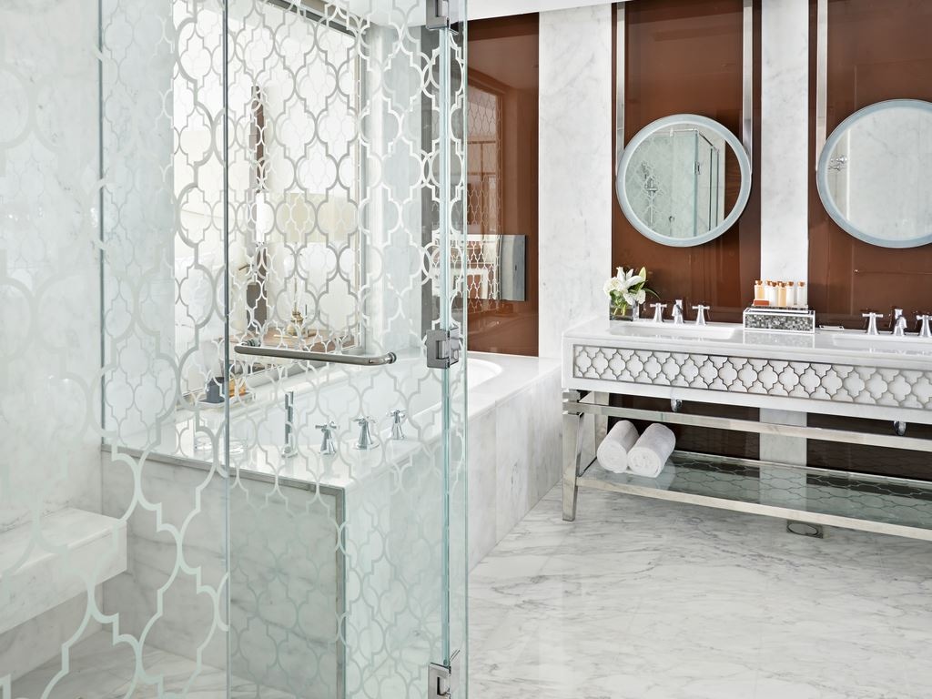 rooms-king-deluxe-palm-sea-view-room