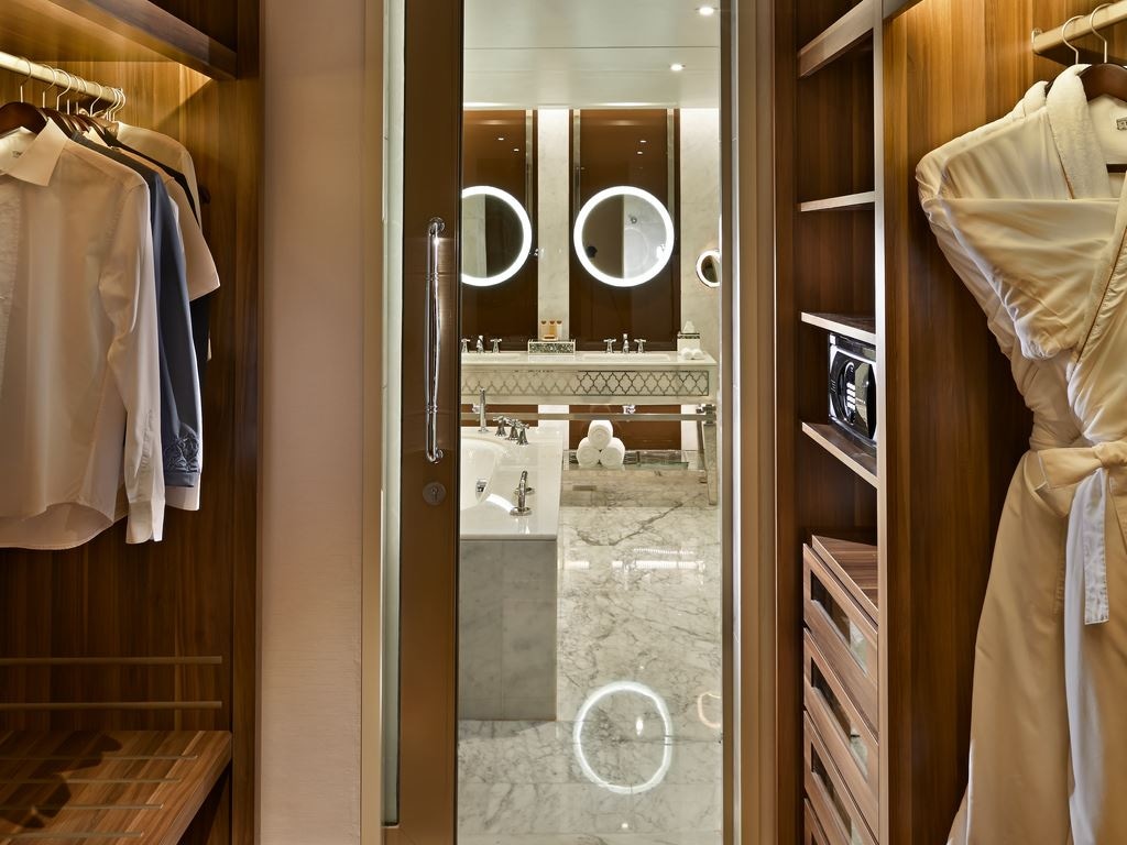 rooms-queen-pearl-club-sea-view-room