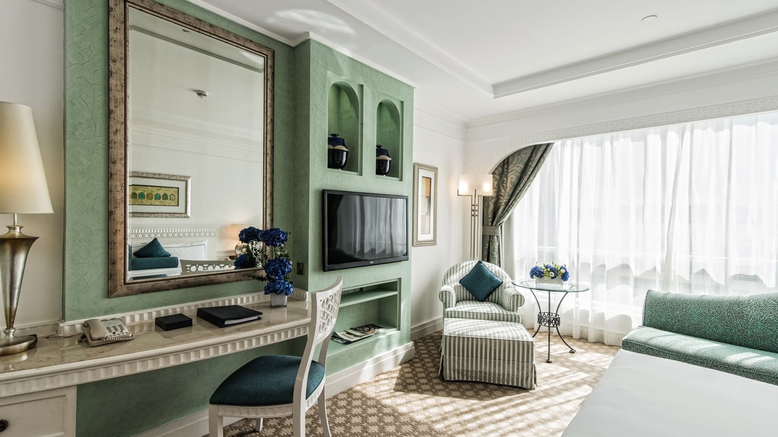 rooms-tower-family-room