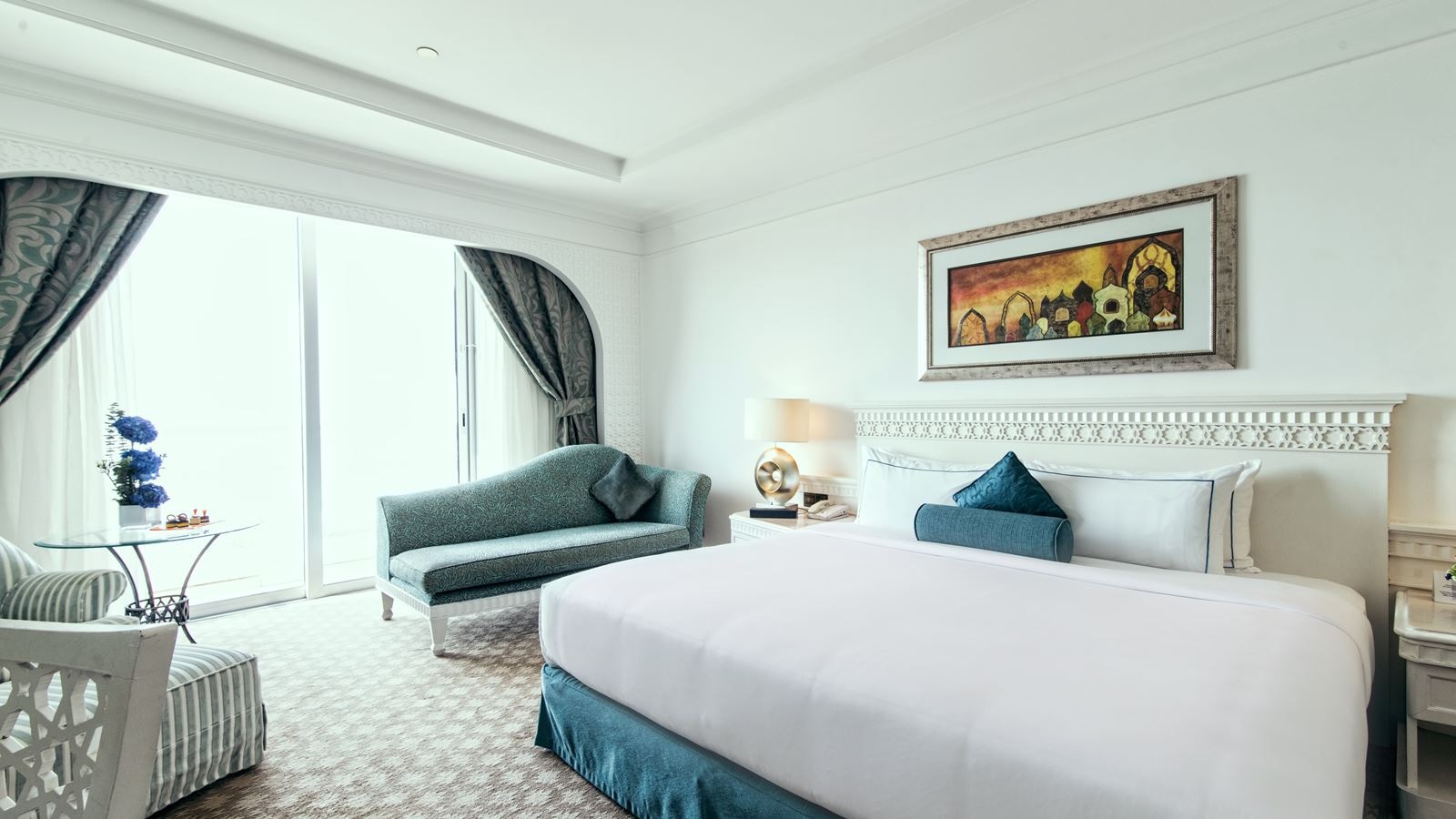 rooms-tower-room-partial-sea-view