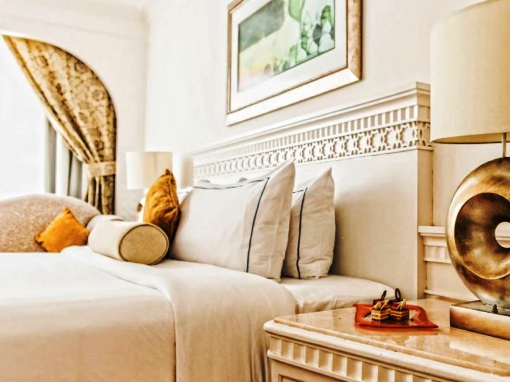 rooms-executive-family-room