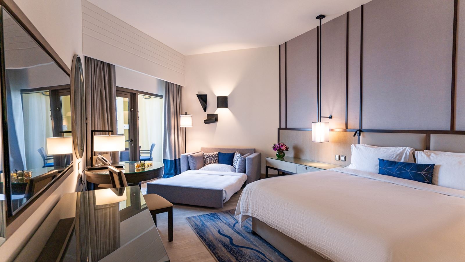 rooms-sea-view-family-room-with-balcony