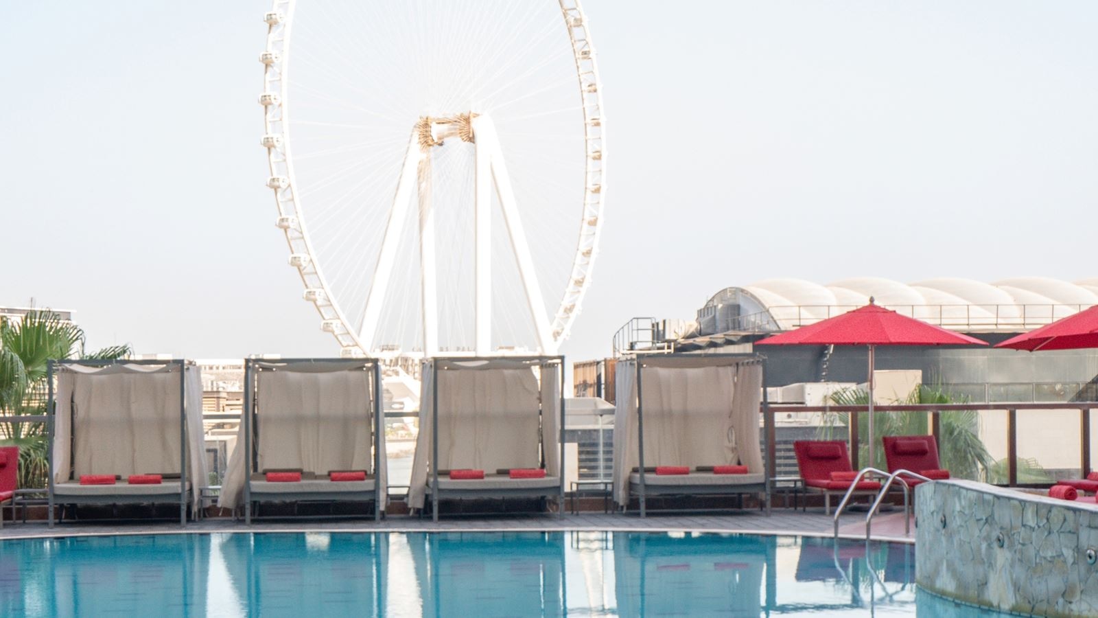 restaurants-sun-deck-pool-bar