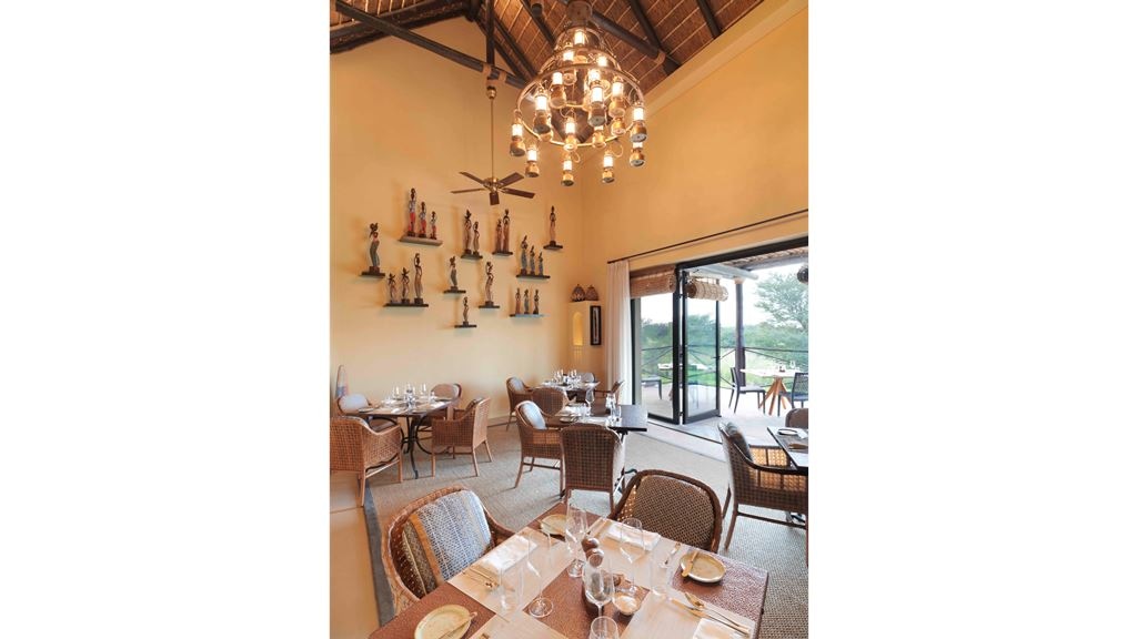 bars-savannah-grill--lounge