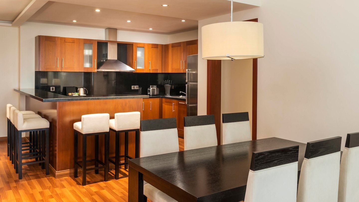 rooms-three-bedroom-tower-1-suite