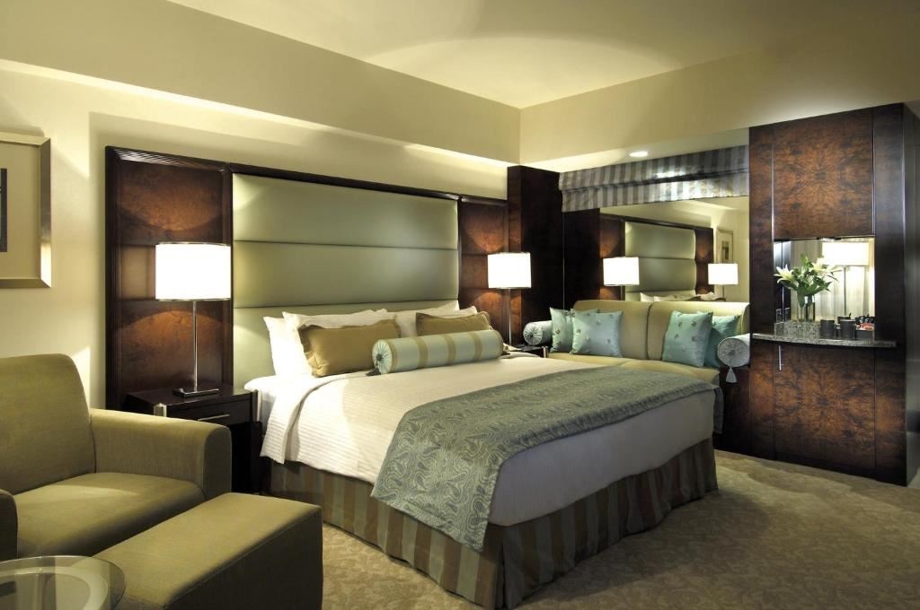 rooms-club-room-garden-view