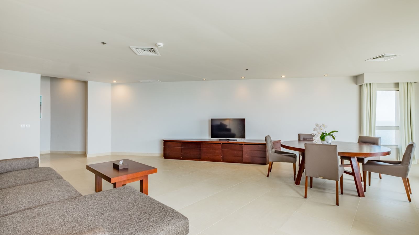 rooms-2-bedroom-suite-with-sea-view--balcony