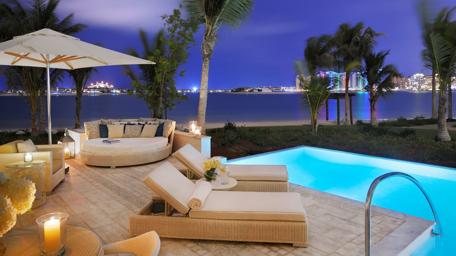 rooms-palm-beach-junior-suite-with-a-pool