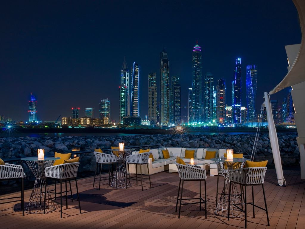 bars-101-dining-lounge-and-marina