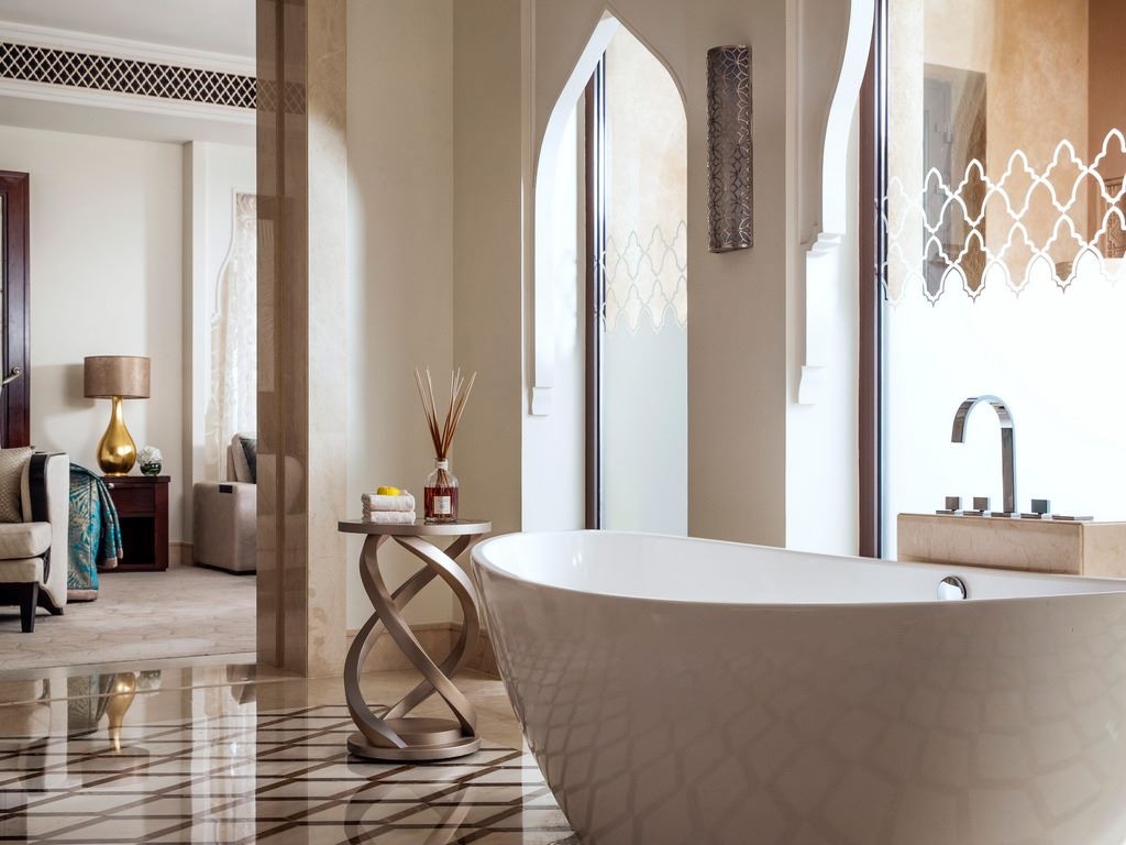 rooms-palm-beach-junior-suite-with-a-pool