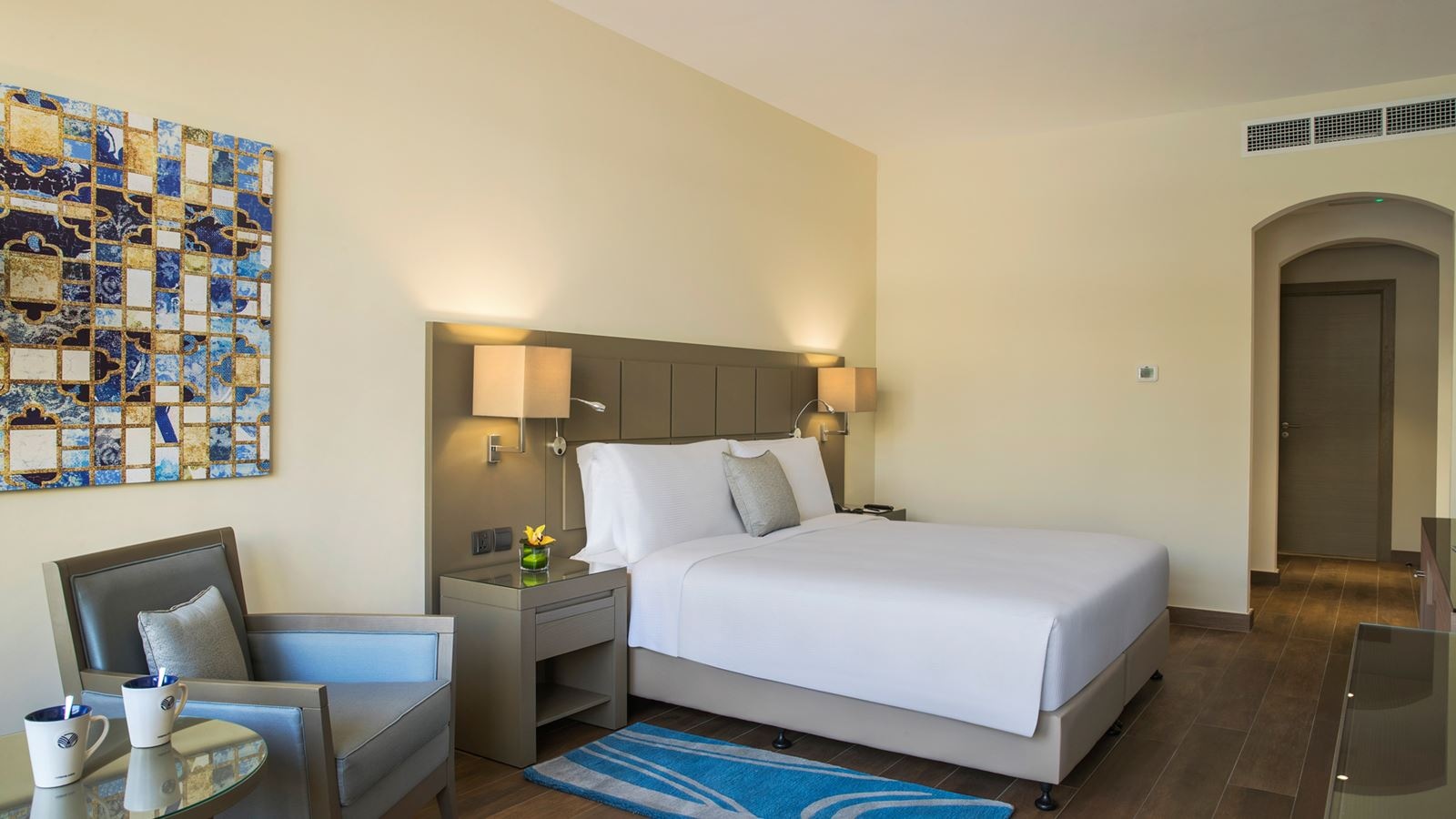 rooms-pool-view-room-king-or-twin