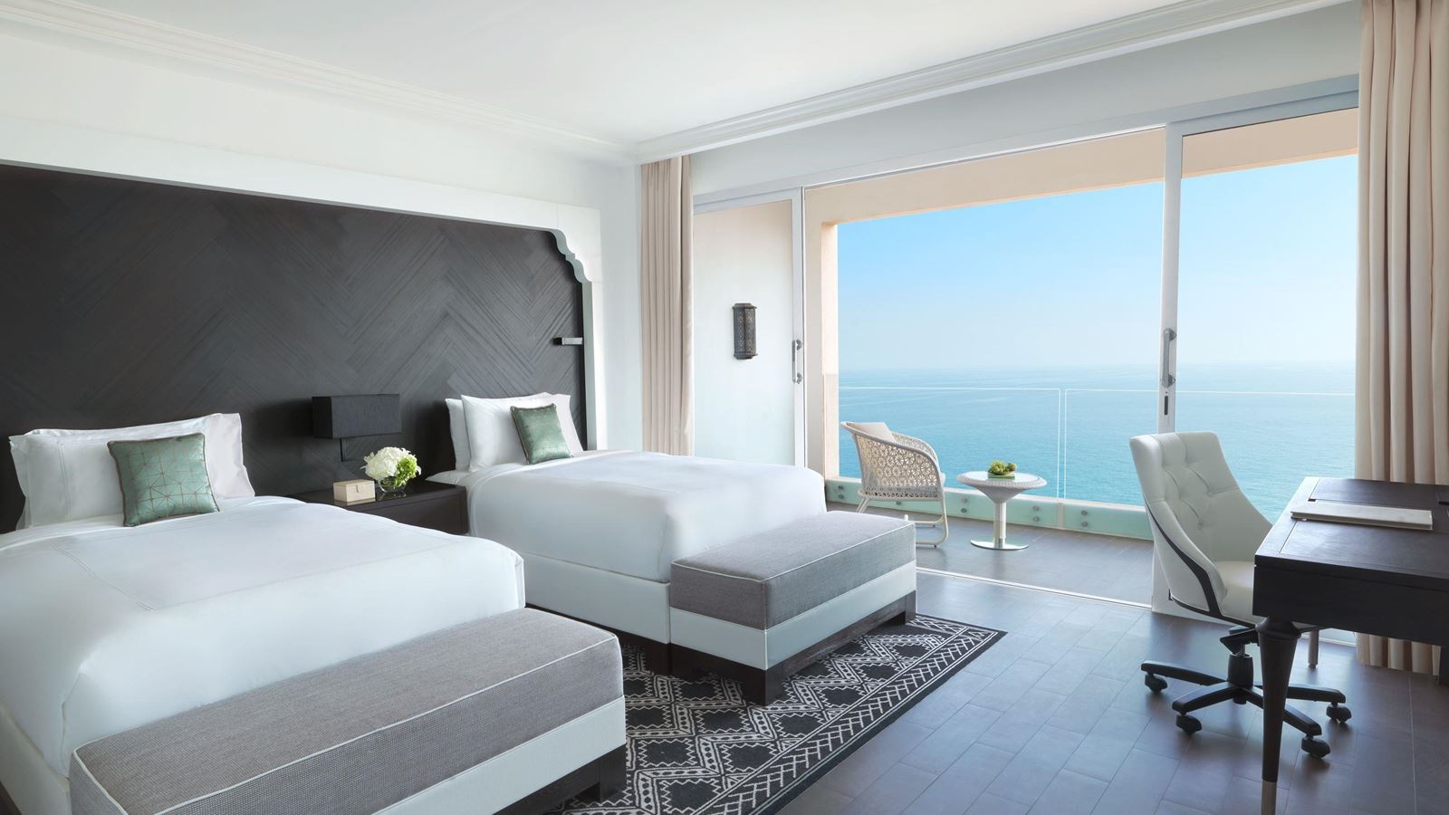 rooms-deluxe-double-room