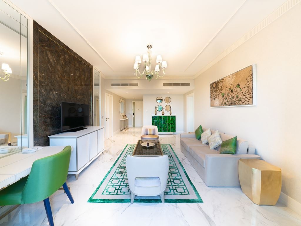 rooms-one-bedroom-suite-pool-access