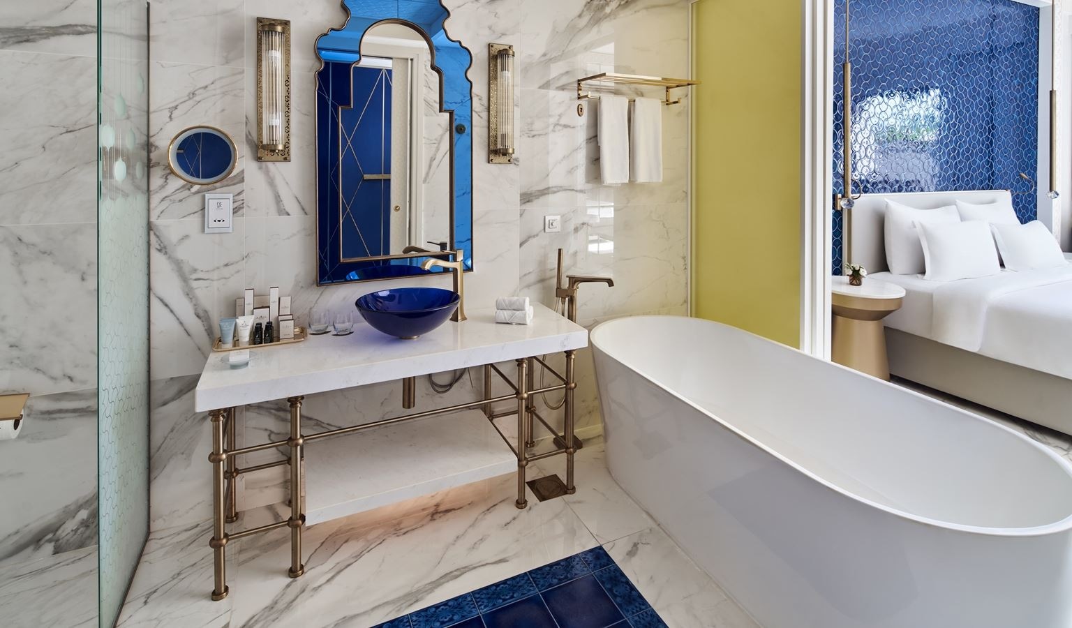 rooms-deluxe-room-garden-view