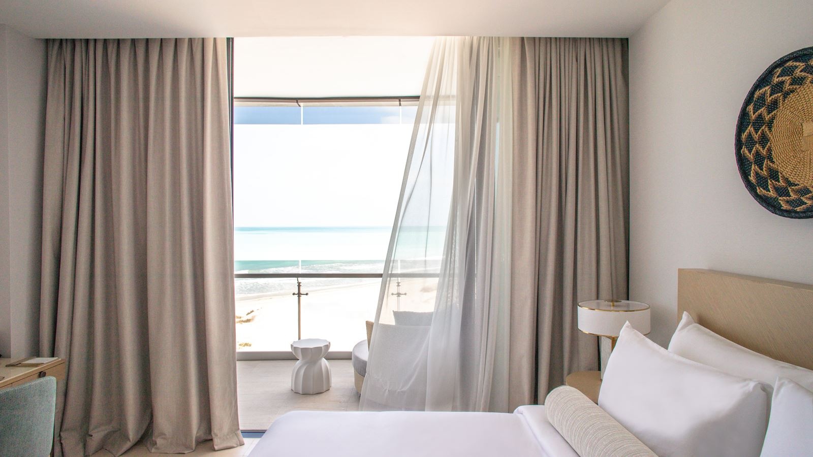 rooms-panoramic-ocean-suite