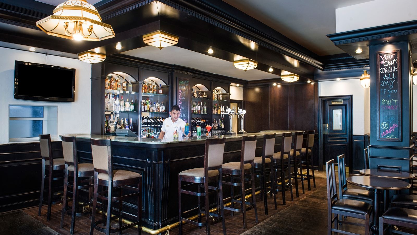 bars-the-village-english-pub