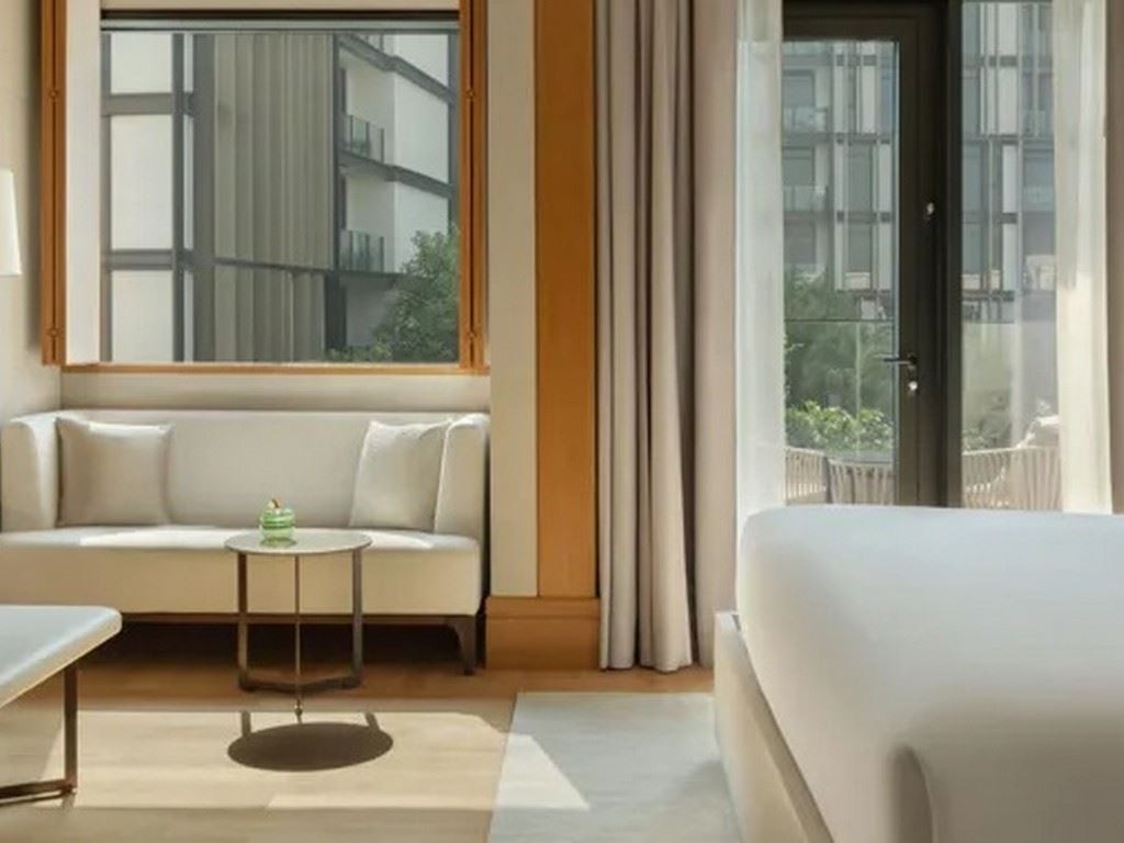 rooms-rising-light-guestroom-w-resort-view-king