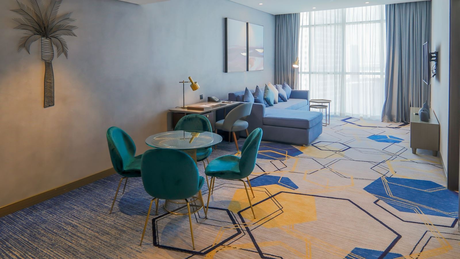 rooms-deluxe-suite-room