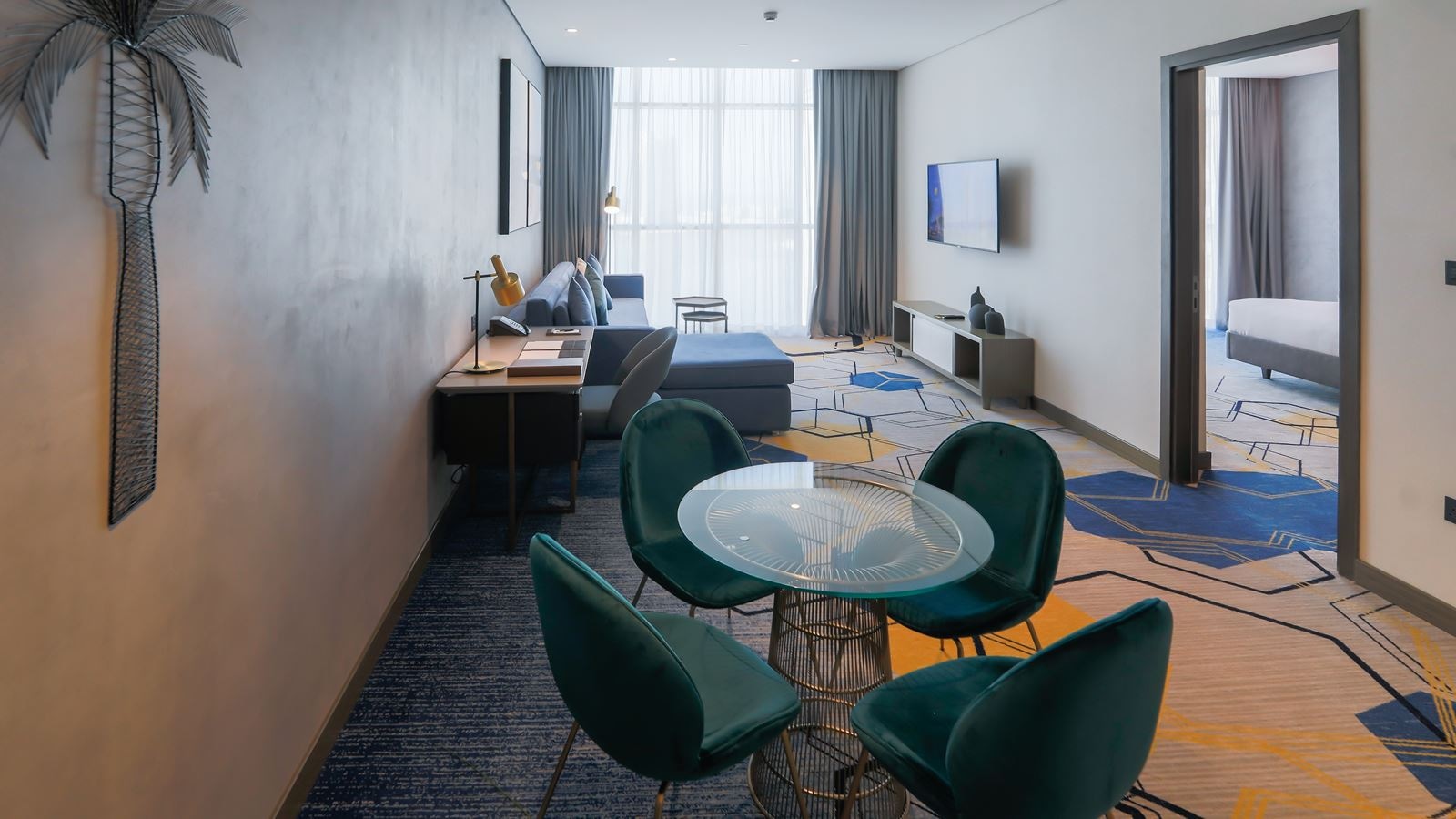 rooms-deluxe-suite-room