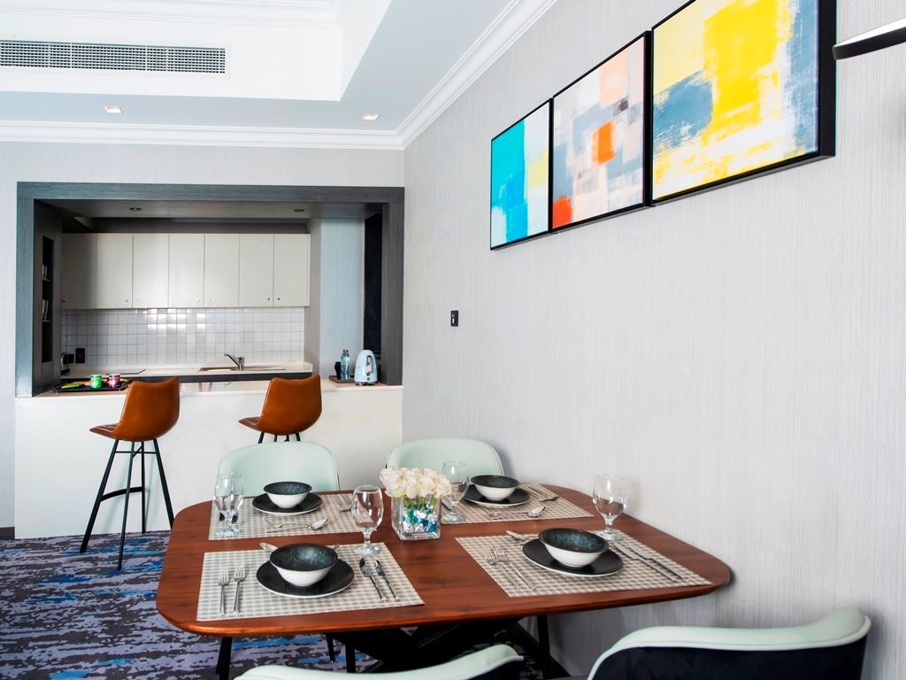 rooms-two-bedroom-suite-city-view