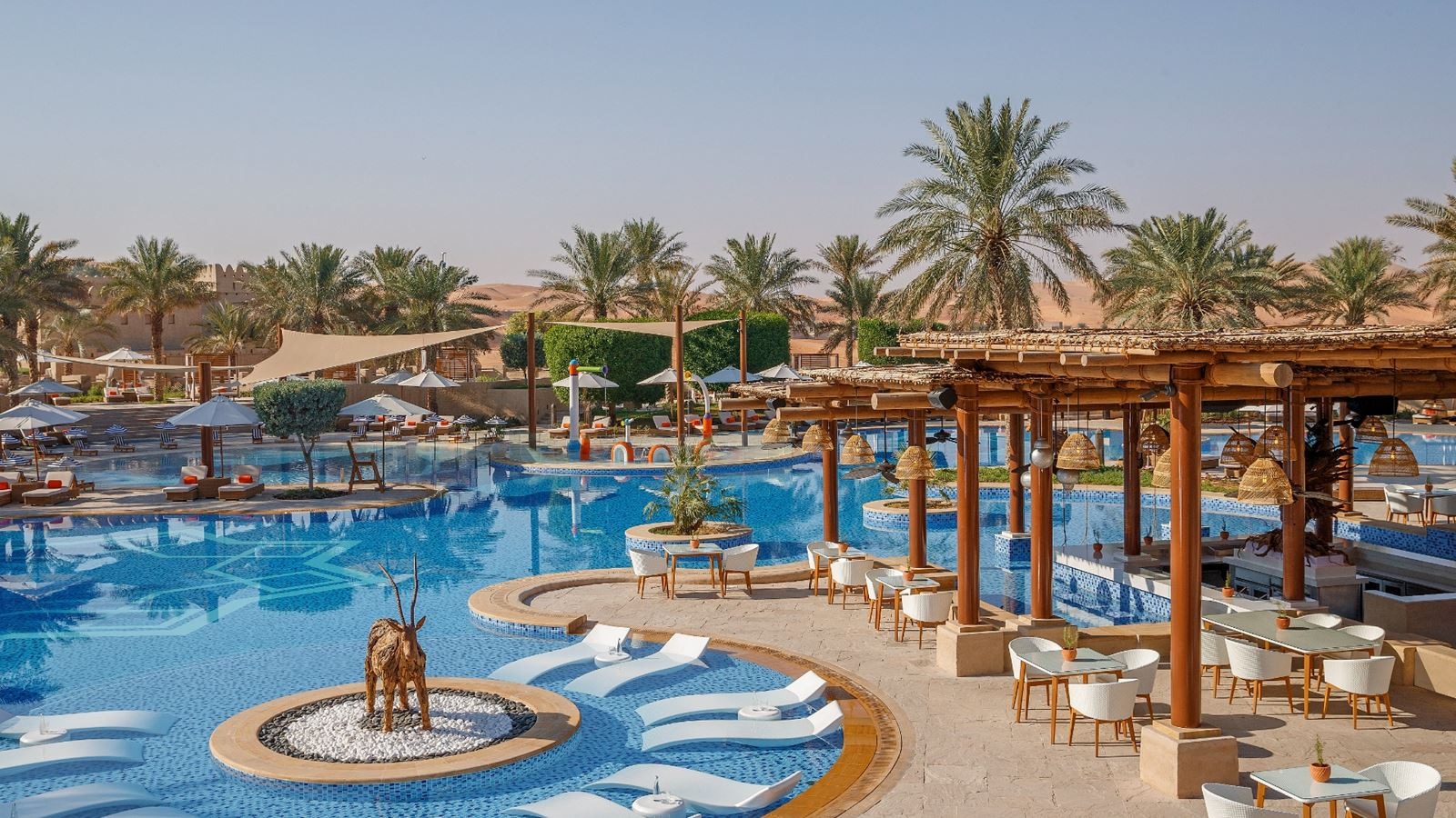 restaurants-naseem-pool-bar